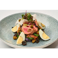 Nicas salāti ar tataki tunci,