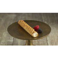 Waffle tube with white chocolate cream