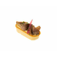 4604. Cheese basket with roast beef and mustard cream