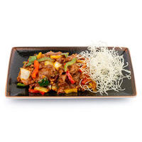Sliced beef fillet in garlic sauce